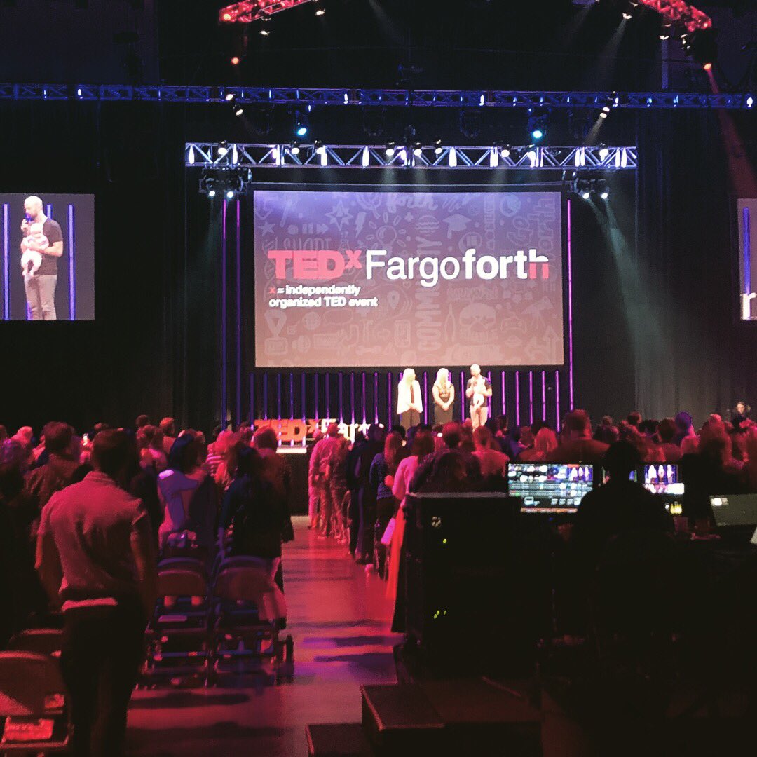 d_lapoint's tweet image. Proud to call the Lamoureux family my friends! @LamoureuxTwins killed it at @TEDxFargo today! There message on equality was tremendous and we should all be very proud of them and their teammates! #standingO