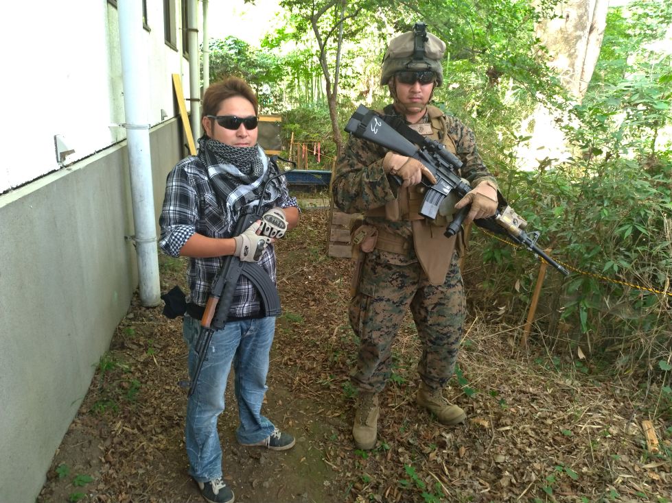 Tnt Tntをチェック 今日は店長と海兵隊の方によるフィールドでのイメージ撮影でした 今後ギャラリーに追加予定です 撮影後の打ち合わせが終わったのが午前２時 おやすみなさい Wゞ Tnt Cqb 海兵隊 鬼ごっこ ショットガン サバイバル