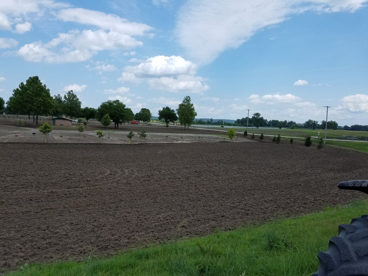 BellevueParks's tweet photo. And you thought your garden was alot to till.

#HaworthPark https://t.co/BMz3VgQTzj