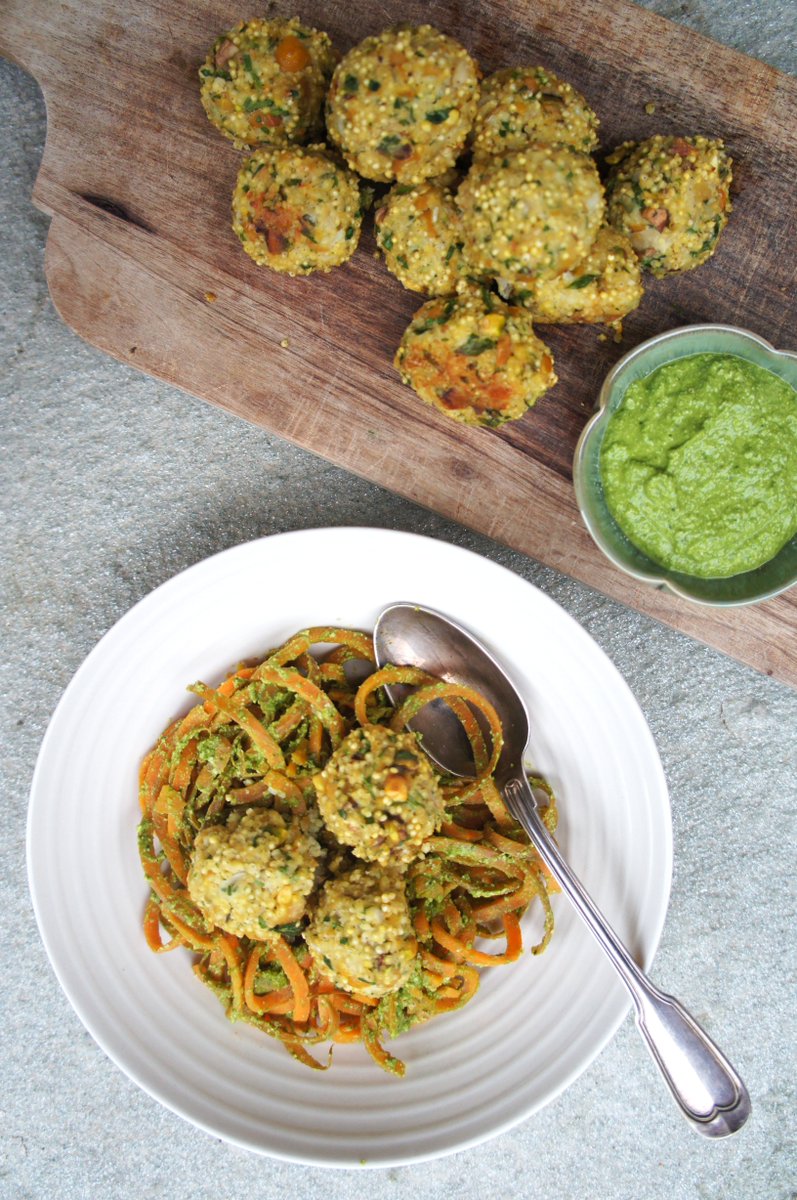 When you’re craving a big bowl of pasta but want something a bit lighter Carrot Noodles could be your answer 🥕 honestlyhealthyfood.com/recipe/carrot-…
