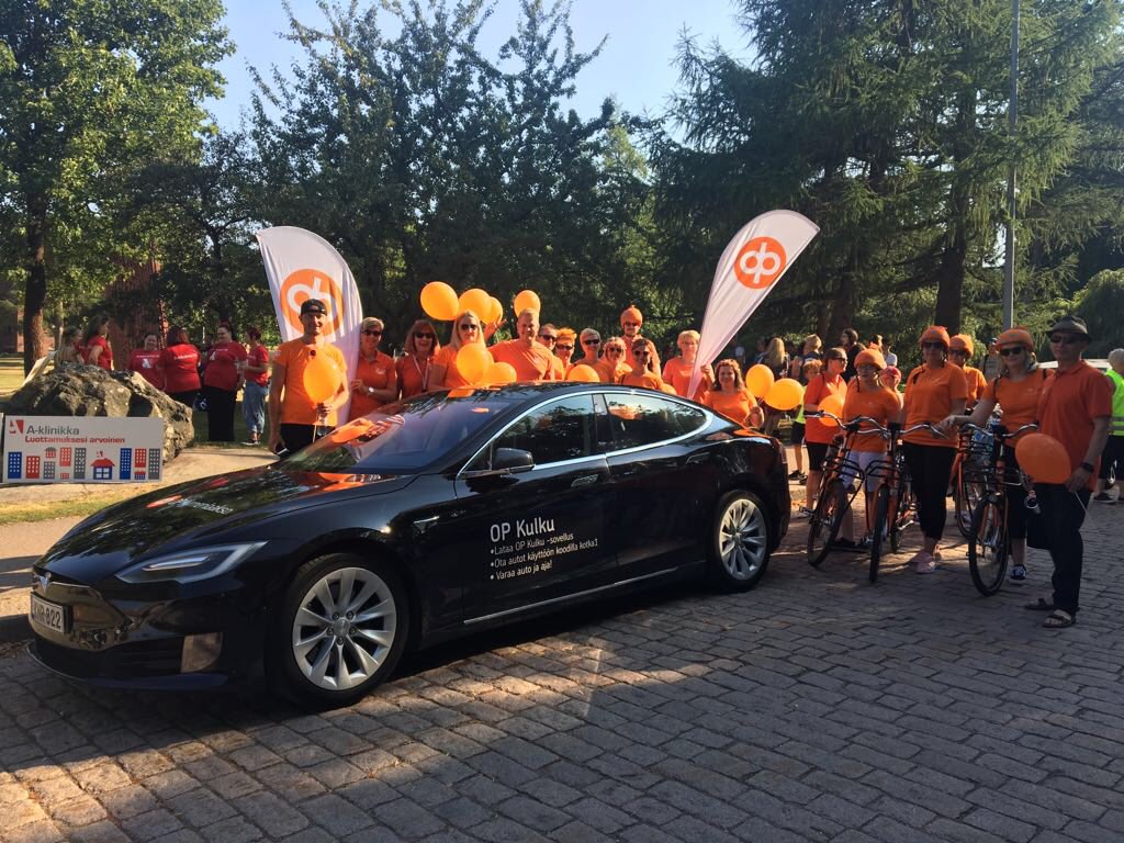 arolamatti's tweet photo. Hyvä porukka ja meininki tänään #meripäivät paraatissa 😎 #opkymenlaakso #opkulku #opliikkuminen #kaupunkiautot #kaupunkipyörät #kotka https://t.co/NYFFbcHWRZ