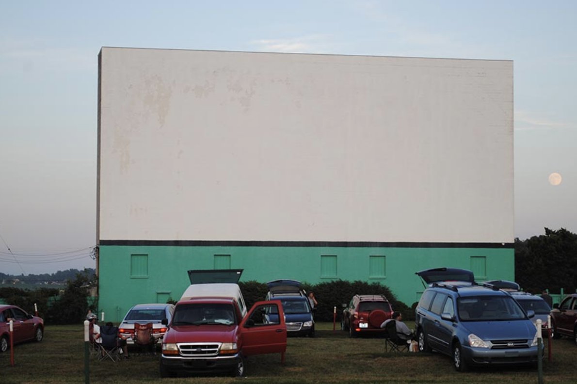 Nothing like a movie under the stars...
bit.ly/HolidayDriveIn