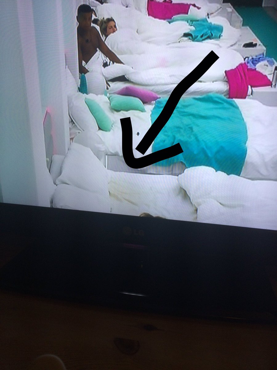 C7ukeFerguson's tweet image. Dirty sheets! Give them a clean!!! #LoveIsand #Loveisland jack #cleansheets