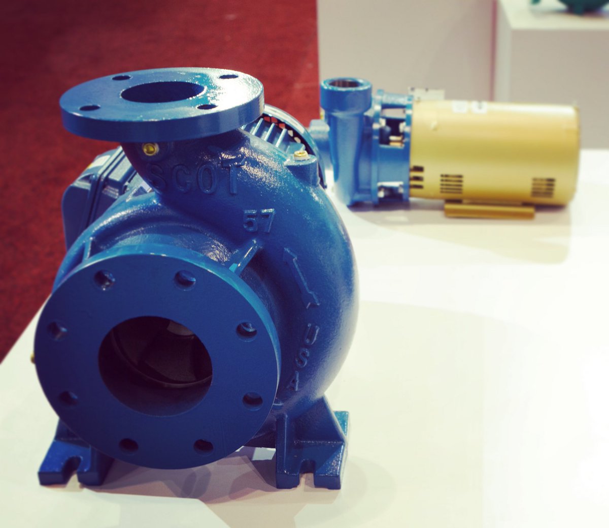 WILOUSALLC's tweet photo. #tbt to #AHR2018 with our brand family! #ScotPump had a ton of products out on the floor, including the Scot MotorPump 57 shown up front! It’s a single-stage end suction #centrifugalpump featuring a #closecoupled, back pull-out design, flows to 1,000 gpm and heads to 195 ft. https://t.co/nwLp8b6txR