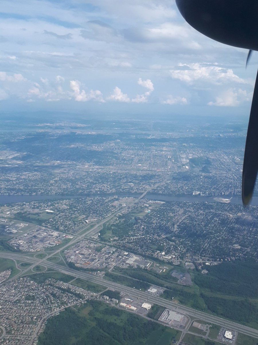TheVinceFacts's tweet photo. Who says Montreal and Canada is always cold... https://t.co/JfnoLAWPJ8
