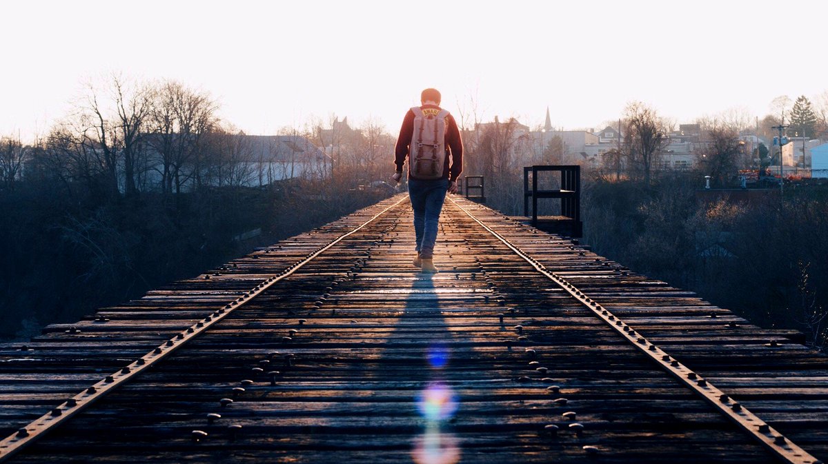 Выдалась прогулка. Люди в парке. Прогулка на набережной. Наталья вишчюневе бобруйск. Выдалась прогулка.