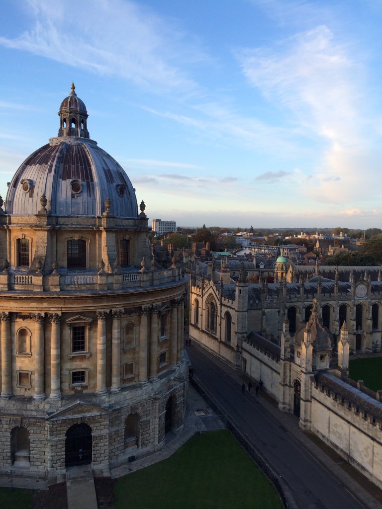 VictoriaELarkin's tweet photo. @ACCOX_artist @tatiana Oxford’s nearly the Cotswolds &amp; 1hr from London - meadows, rivers, museums, colleges...quite a lot of tourists too though this time of year #dreamingspires https://t.co/zVClhlBox5