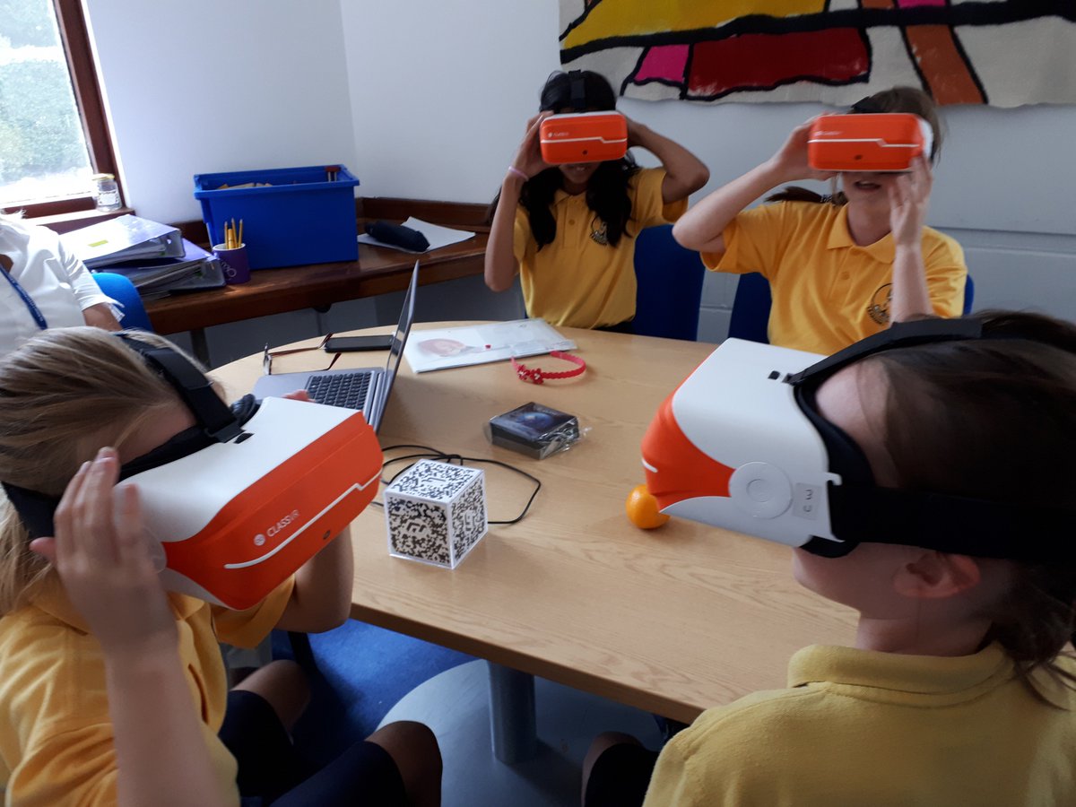 Bishopsmrbarlow's tweet photo. Had a great time under the sea. Thanks for the visit @ClassVR @AvantisEd 
Amazing quality of pictures, children didn't want to go back to class - on our shopping list! https://t.co/bZW0hpD9pK