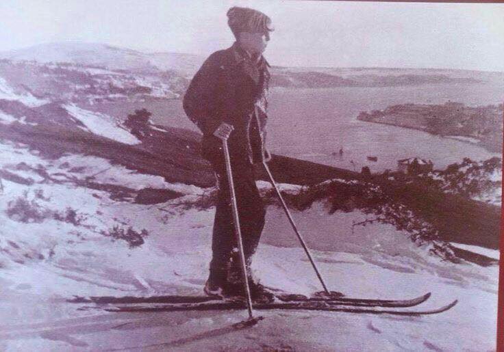 mehmet_dilbaz's tweet image. İnanmayacaksınız biliyorum ama yine de yazayım:

Etiler Bebek yokuşunda kayak yapılan yıllar!!!

#kaybolantarihinpeşinde