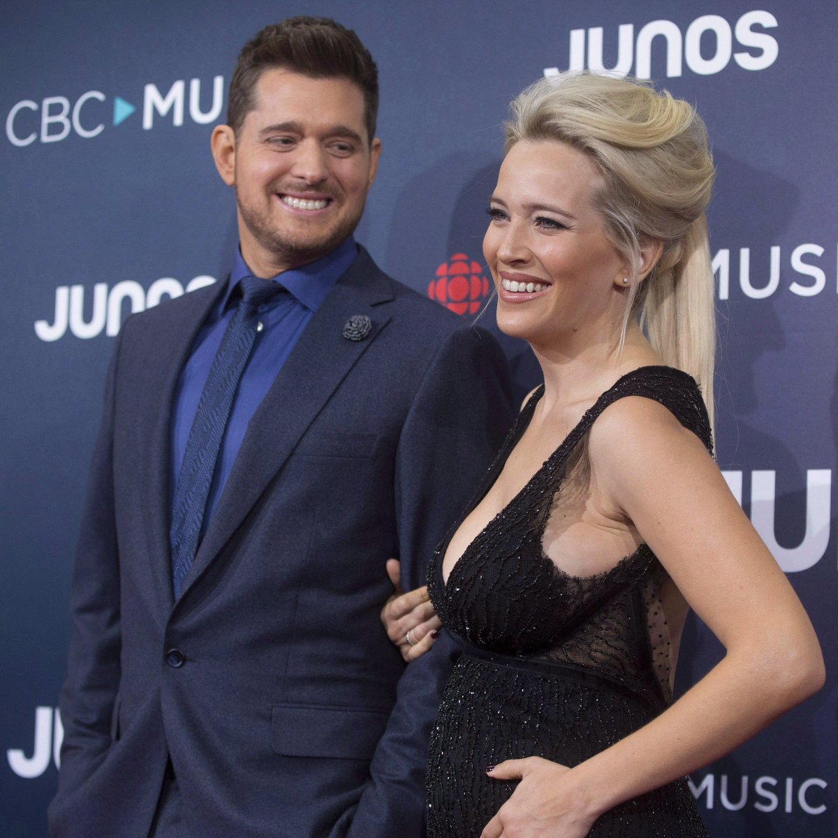 theprovince's tweet photo. .@michaelbuble, @lulopilato welcome baby girl https://t.co/uXjoEJynk5 #celebrity #celebbaby #babygirl #vancouver https://t.co/AcYsmq084Q