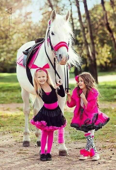 بأي حق نبحث عن أشياء  دائمة
والحياة بحد ذاتها مؤقتة.....!!