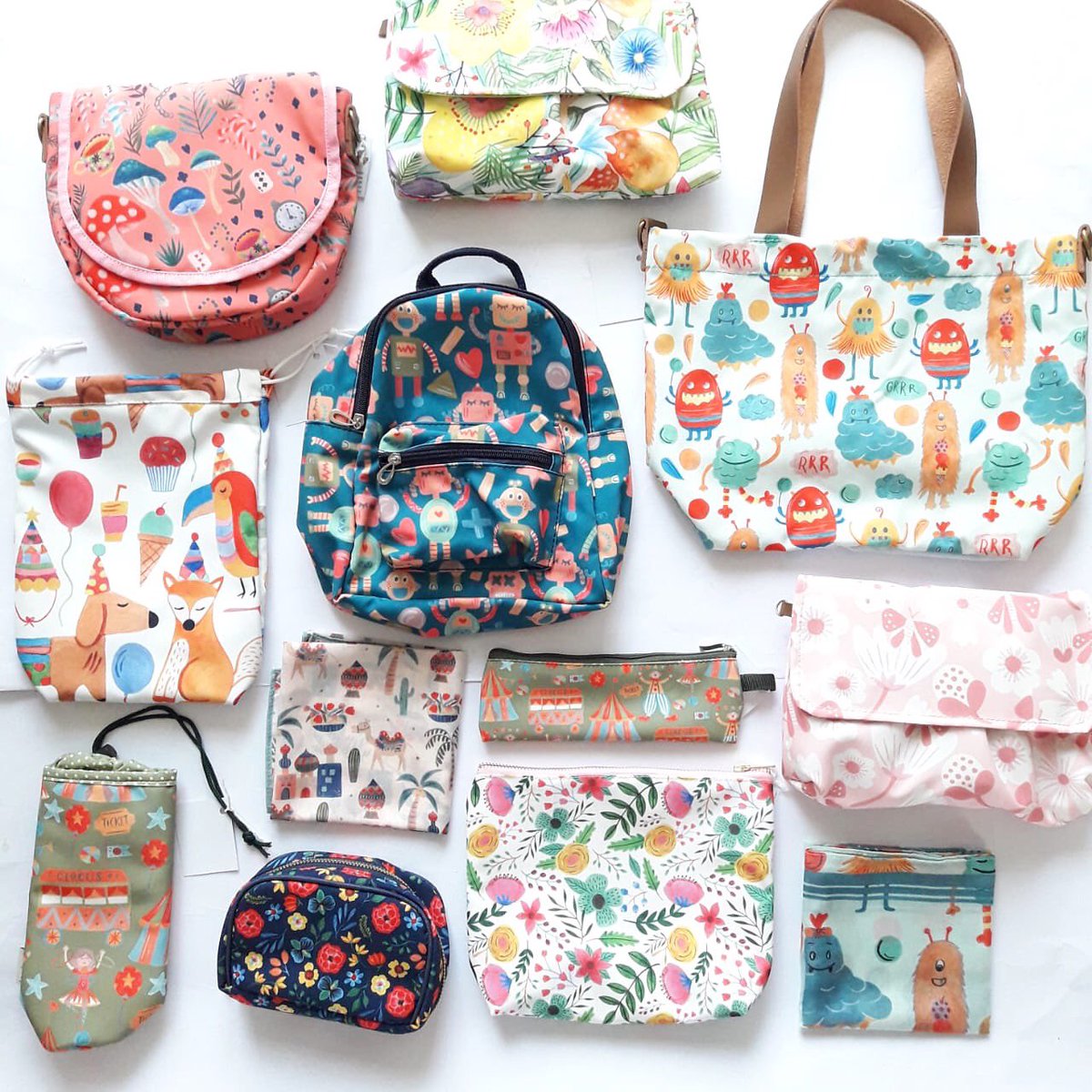 Detik2 menjelang stock menipis bikin deg-deg-an. Akan segera diupdate lagi stock yg ada 😆😆😆 apalagi beltbagnya hampir ludes dalam 3 hari 😭😍 yuk yg ngga mau kehabisan bisa langsung order ke wa 0813-1665-0306 / tokopedia ideku handmade
#idekuhandmadebelisatuan #idekuhandmade