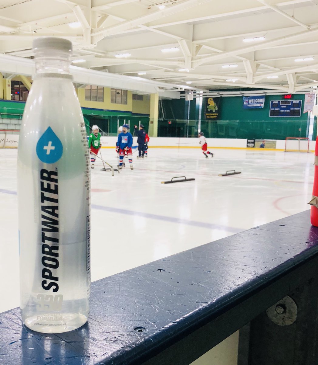 CJRHockey's tweet photo. Nothing beats @sportwaterbev to rehydrate after ripping a few hundred biscuits at #Snipercamp @ChelseaPiersCT https://t.co/UnBWgVGEL9