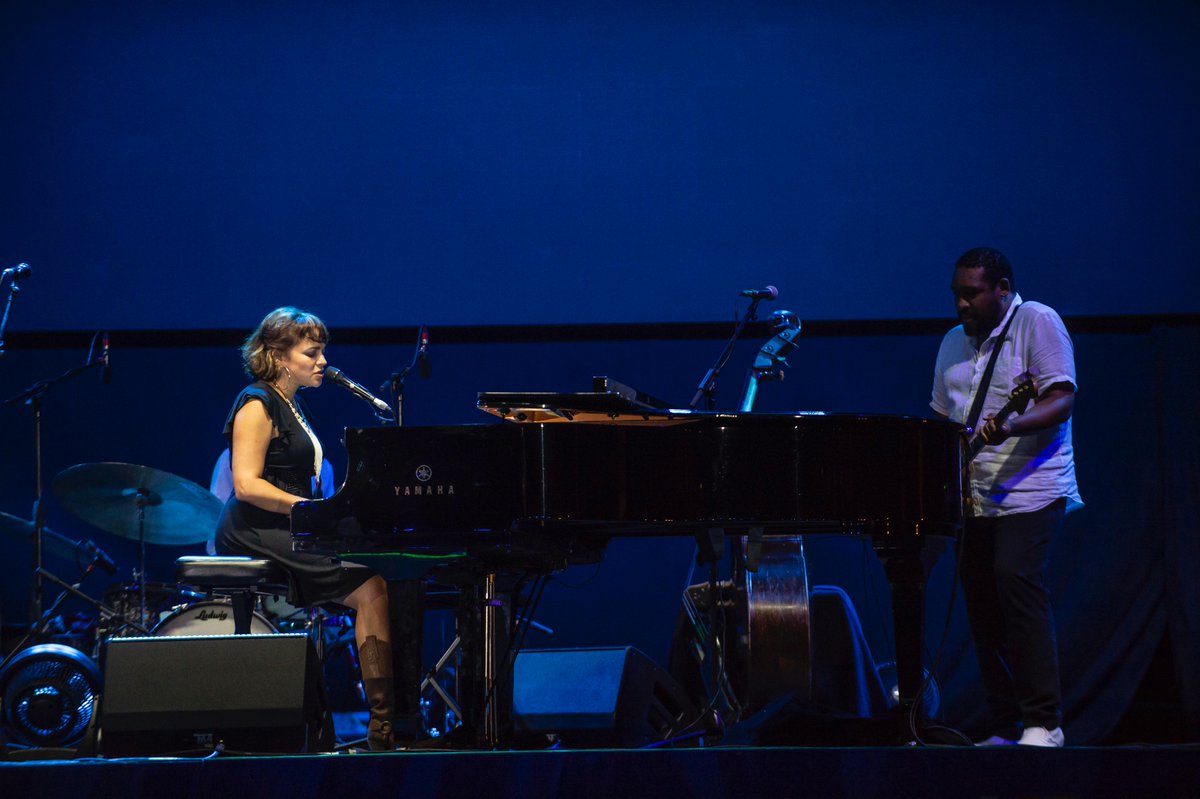 LuccaSummerFest's tweet photo. Norah Jones sta incantando il pubblico del #LuccaSummer Festival in Piazza Napoleone
#LSF18 (photo Prandoni) https://t.co/q7RCE7Ai2V