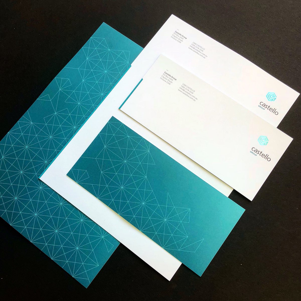 taylordpress's tweet photo. Castello Stationery.
Offset Spot colour printed in 3 colours and foiled logo on Strathmore wove ultimate white 118gsm.
Designed by @vetro.design 

#stationery #spotcolor #pantone #offsetprinting #spotcolour  #foil #foiling #letterhead #withcompliments #melbourneprinter #loveprint https://t.co/jfnUA8tONu