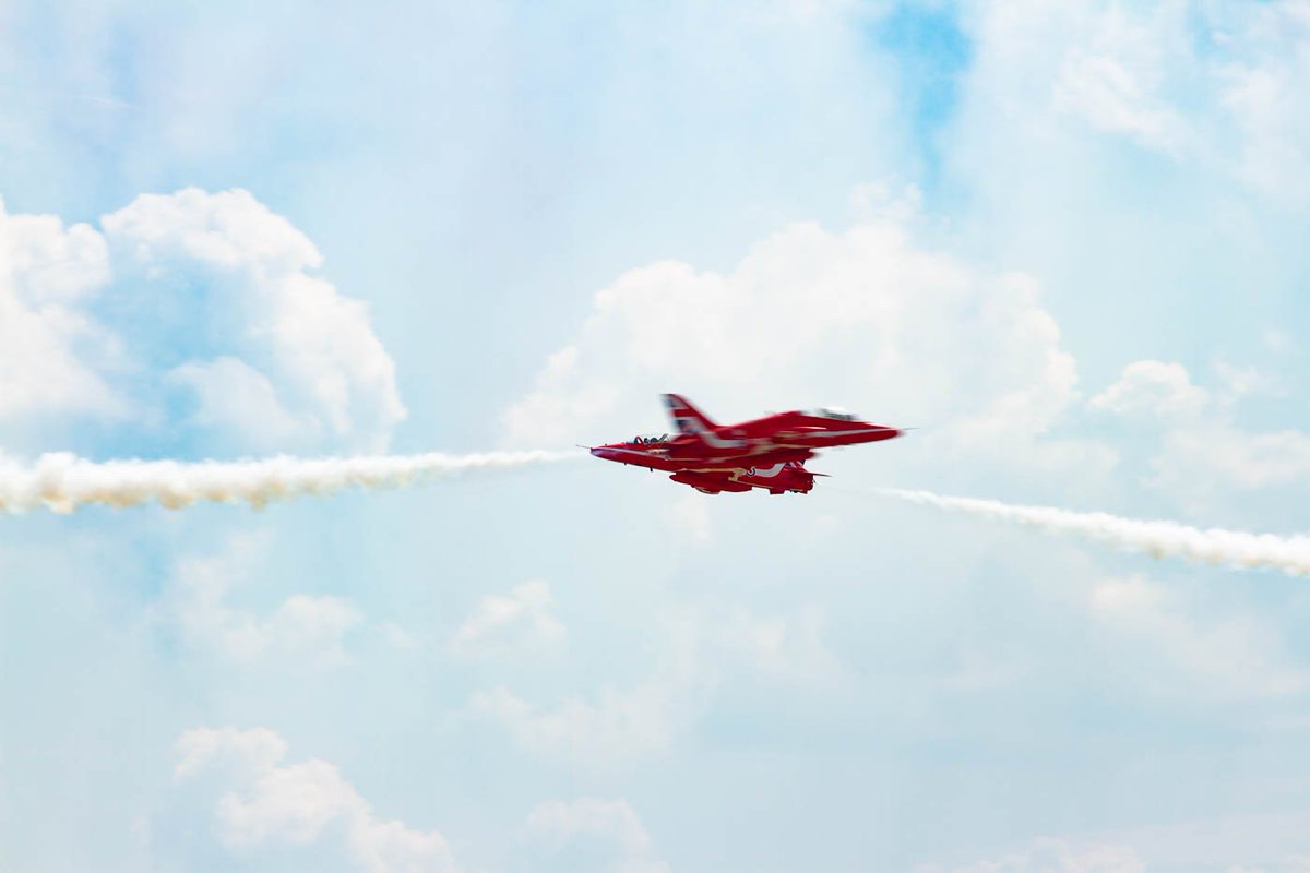 DanHardwickPhot's tweet photo. They say photography is all about luck. Well the luck was on my side today. 
Three @rafredarrows  crossovers during the @RAFMarhamMedia Families day.  @RAFSynchro1 and great to see Toby Keely in @RAFRed7, a far cry from his time as a #goldstar #timing #aircraft #raf100 https://t.co/d7UXQ1ws6r