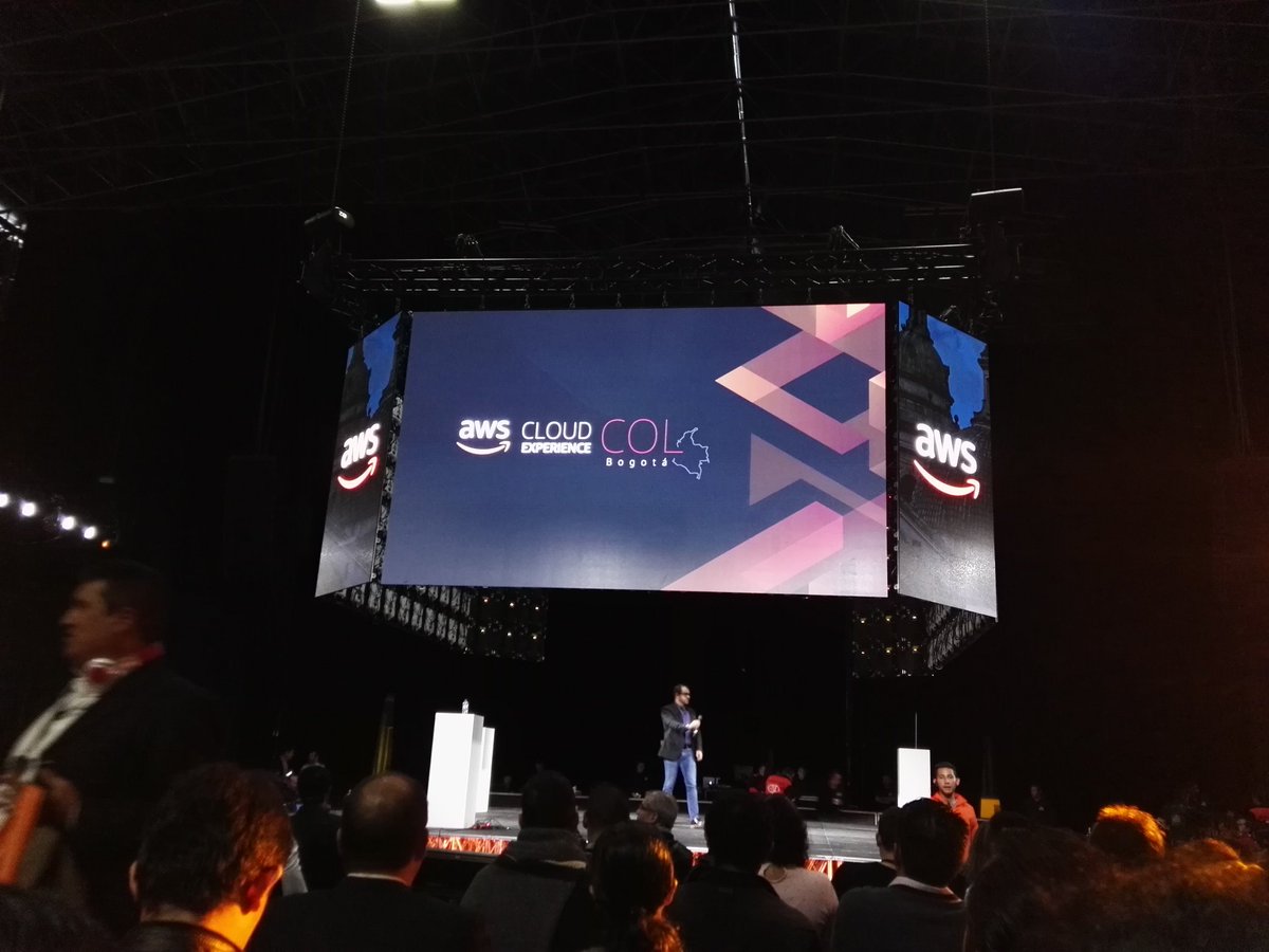 JEOVANYROJAS's tweet photo. La tecnología no debe solo soportar el negocio, tiene que transformarlo #AWSCloudExperience https://t.co/K3WYoZq7qO