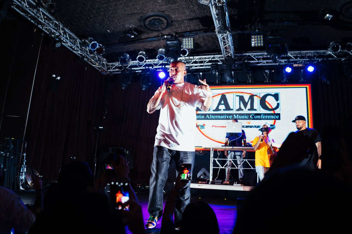 theLAMC's tweet photo. Thanks to all the amazing performers who made the LAMC Thursday Night Showcase at @HLBallroom a success: @pjsinsuela, @ckan98, @marronmusica, and @ninadioz. https://t.co/ZAZ2S3kxoS