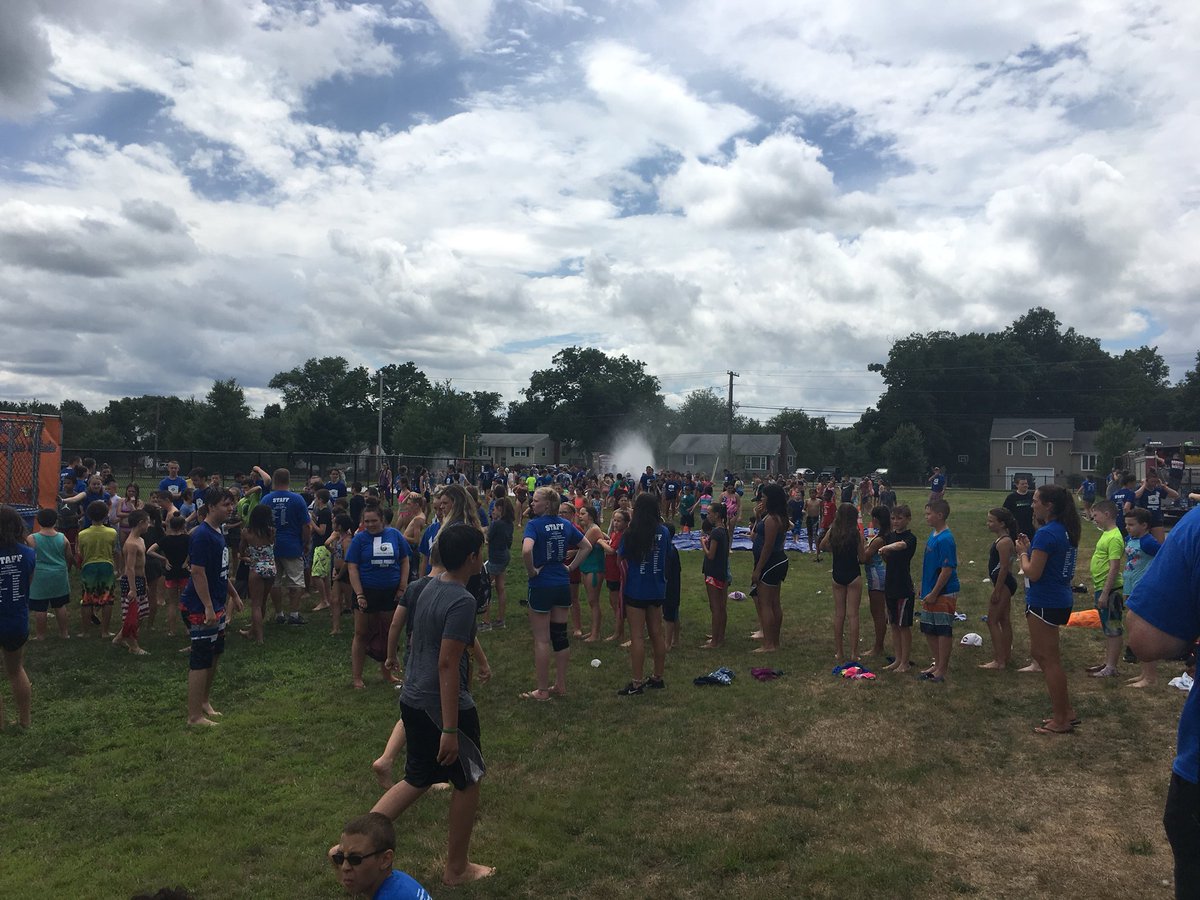 Retweeted Hanover Police (<a href="/HanoverPolice/">Hanover Police</a>):

Day 4 of #DARECamp2018 = Water Day!!! 💦 Thanks to <a href="/HansonFire/">Hanson Fire</a> <a href="/hfd2713/">Hanson Firefighters</a> for providing the fun! <a href="/PlymouthCtyDAO/">DA Tim Cruz</a>