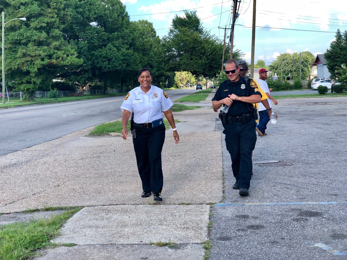 PortsmouthPD's tweet photo. Community Engagement Opportunity Walk in Maplewood Park. #EngagingOurCommunity https://t.co/TQ2ha6fCYd