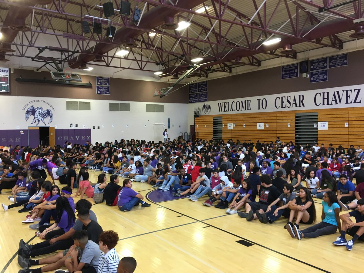 matthewgeorgia's tweet photo. What an incredible day! Our Link Crew welcomed over 500 new Champions at our Freshmen Orientation. Class of 2022 is ready to make their mark. #BeAChampion #2022 #LiveHereLearnHere https://t.co/GryWU1fJg9