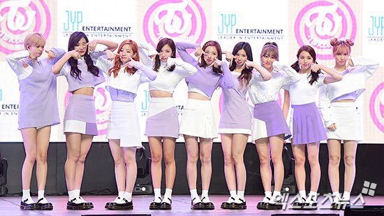Twiceの衣装がダサいと話題 そのデザインは 作り方は 画像まとめ Twiceの衣装がダサいと話題 そのデザインは 作り方は 画像まとめ