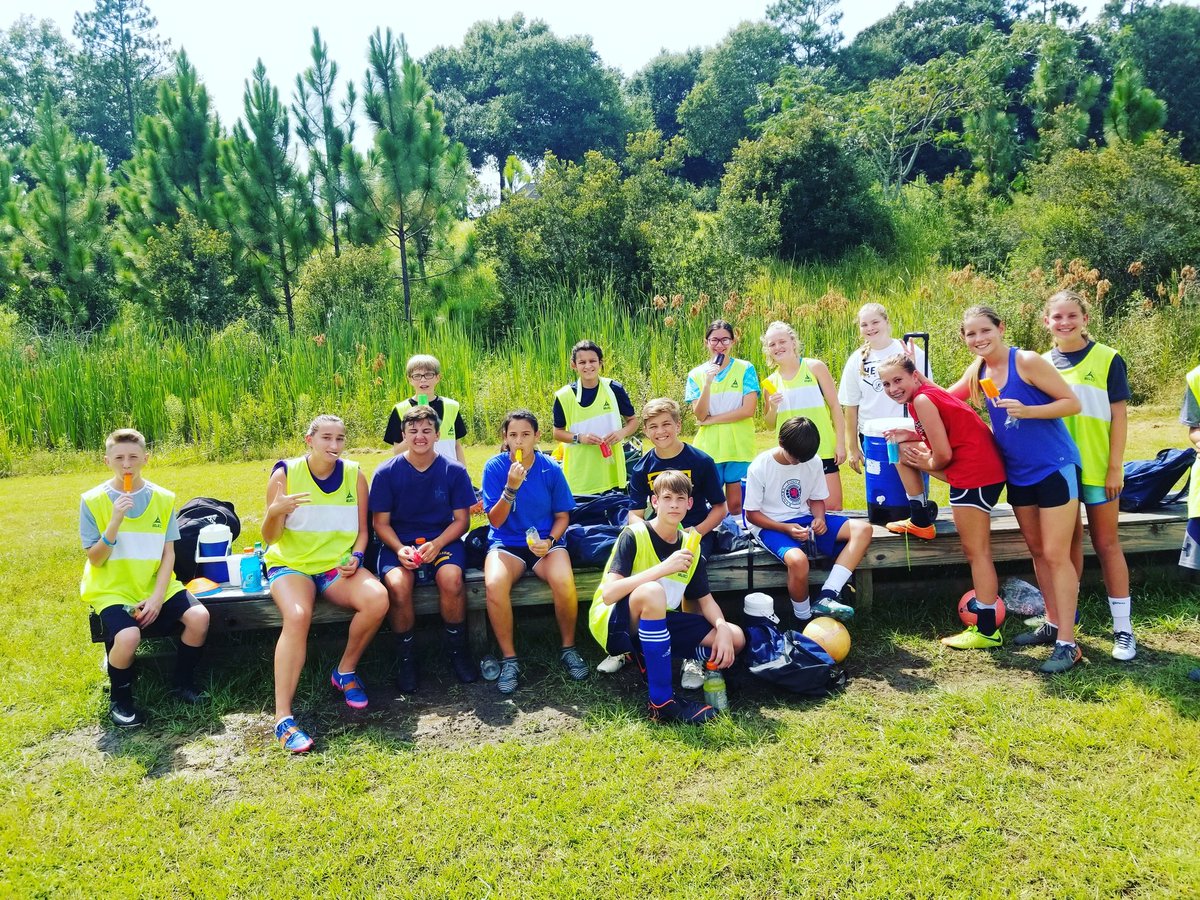 CHCAFutbol's tweet image. Popsicle break during the last day of summer training. #summerwork #springsuccess