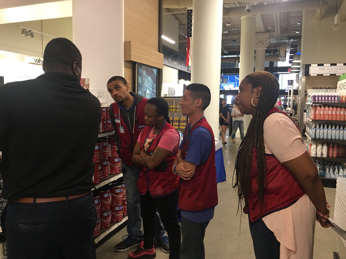 Rahsolo76's tweet photo. Chelsea team getting some hands on training during our Day of Development to help our customers. https://t.co/HhuIynGiSR