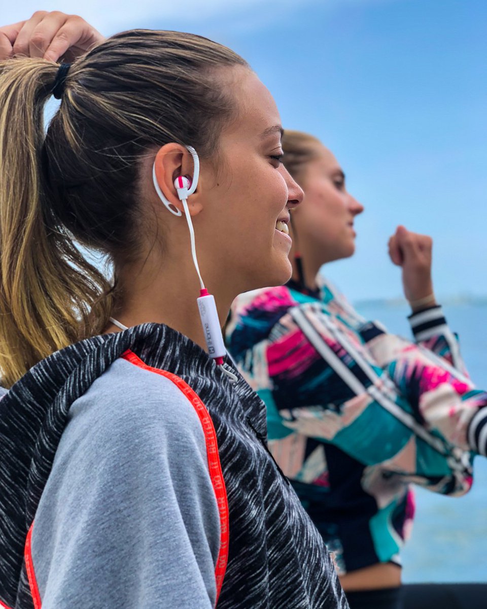 iHome's tweet image. Your workout partner for the summer has arrived.
.
.
.
.
#iB79 #WorkoutPartners #Tandam #earbuds #sports #Outdoors #nowires #WeHaveAHeadForTechnologly    #GirlsRunTheWorld #GetReady #HitTheRoad #Play #OnTheGo