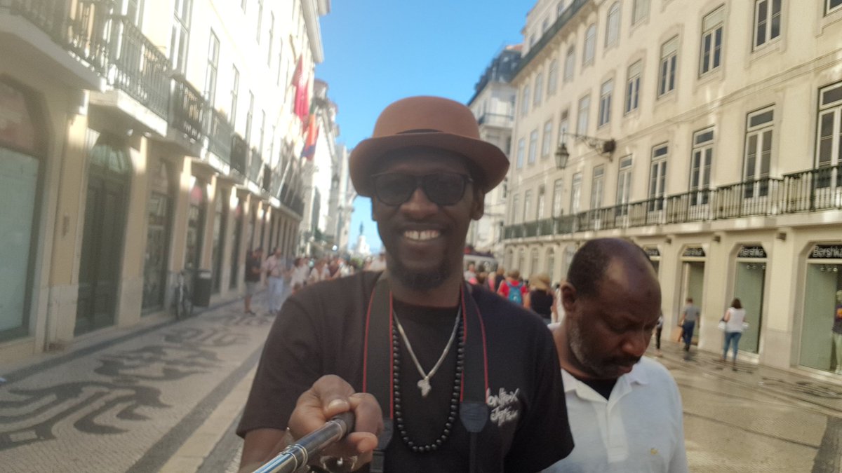 SyllaKa's tweet photo. Hello Lisboa. 
#havingfun
#meetinggreatsmusician
#bissau#senegal https://t.co/41wj5HcWw8
