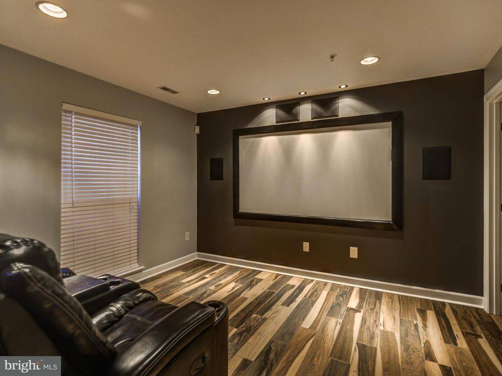 SimplyReferable's tweet image. Simply Referable will be hosting an Open House this Saturday from 1pm to 3pm at one of our most favorite Baltimore locations. 3 Beds, 2 Full Baths, 1 Half Bath. 

Learn More About This Listing: bit.ly/2utv5Ca 

#SimplyReferable #Maryland