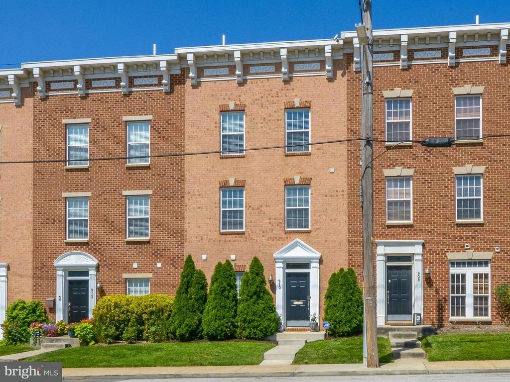 SimplyReferable's tweet image. Simply Referable will be hosting an Open House this Saturday from 1pm to 3pm at one of our most favorite Baltimore locations. 3 Beds, 2 Full Baths, 1 Half Bath. 

Learn More About This Listing: bit.ly/2utv5Ca 

#SimplyReferable #Maryland