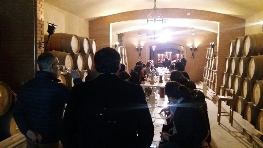 5a sesión de nuestro Ciclo de Catas Cruzadas. Hoy nuestros amigos y colegas de Casablanca han traído sus mejores vinos blancos para presentar a enólogos y amantes del vino en Curico...gracias a todos los asistentes...Salud!!!