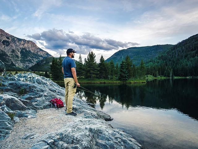 Quiet evenings chasing some fish are the best.
.
.
#redingtongear #theoutbound #liveyouradventure #optoutside #findyourwater #letscamp #mypubliclands #coloradolive #neverstopexploring #campvibes #nature_brilliance #RIMBY #superbueno #mountainstandard #ch… ift.tt/2LS9GcB