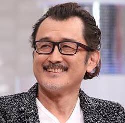 吉田鋼太郎は似てる芸能人は大塚明夫とリリーフランキーのどっち