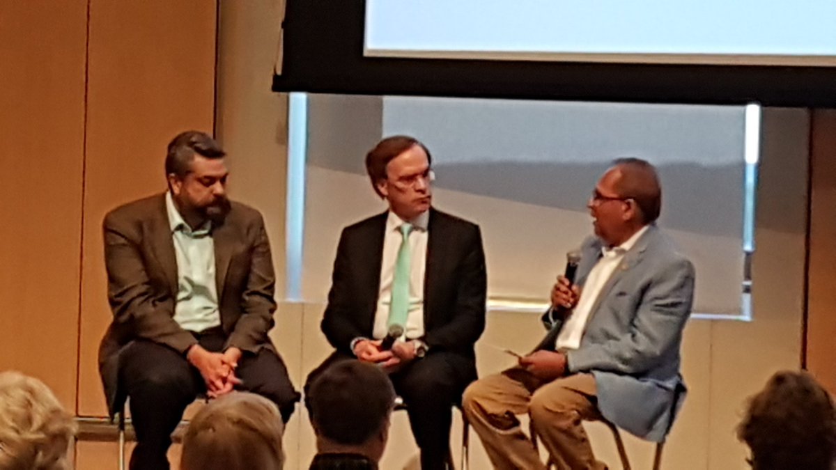 KatarzynaMM's tweet photo. Fascinating talk about old drugs & new uses @MuseumofNature . Did you know ketamine can help treat depression within minutes??? Experts Pierre Blier & Erick Sell #TalkBrain @OntarioBrain #BrainattheMuseum https://t.co/jVOwC1y79y