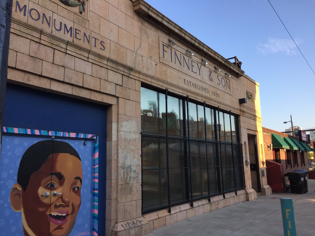 thejasonabrams's tweet image. You can feel the &amp;lt;&amp;lt;&amp;lt;vibes&amp;gt;&amp;gt;&amp;gt; of @diplo but it’s the legendary @KimletGordon and Body/Head kicking out the jams tonight @PhilaMOCA #MadDecent #StreetsOfPhiladelphia