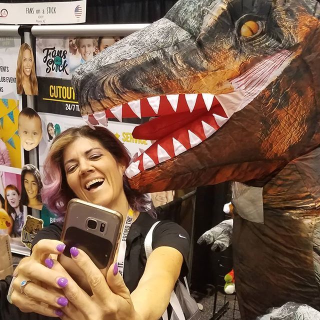 the_monkeybrain's tweet image. "wait... My arms aren't long enough to take this selfie..." said @beth4544 "mine neither" said the #ASIShow #T-rex ift.tt/2Ae7xqb