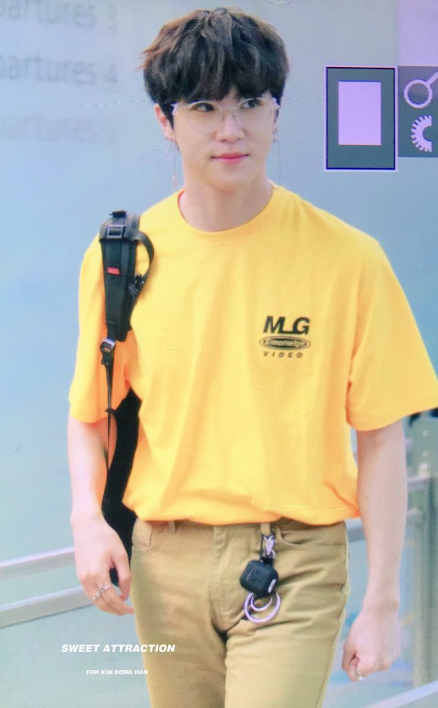 s_attraction703's tweet photo. 180727 ICN #동한 #김동한 

동하니 오늘 너모 이뻐서 샵다녀왔냐고 했더니 옼 😬 이래욬ㅋㅋㅋ들켜버려찌 https://t.co/rT3TBDalMe
