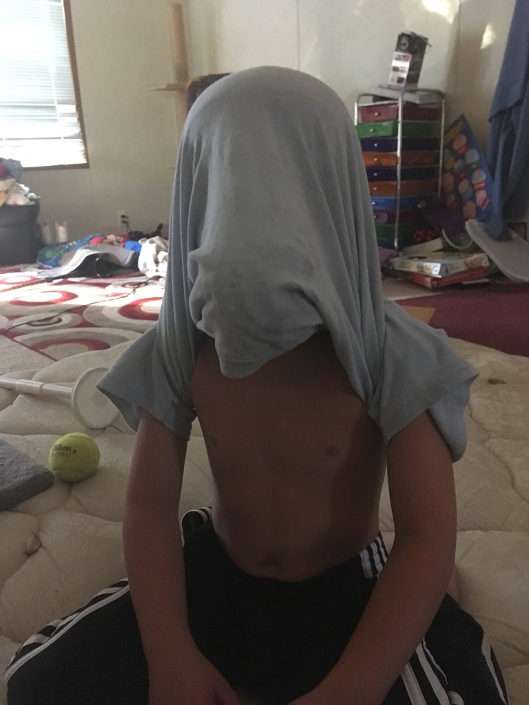 Lacywolf20's tweet photo. I am apparently good with kids lol 😂😂😂 https://t.co/R0J5dKYaZX