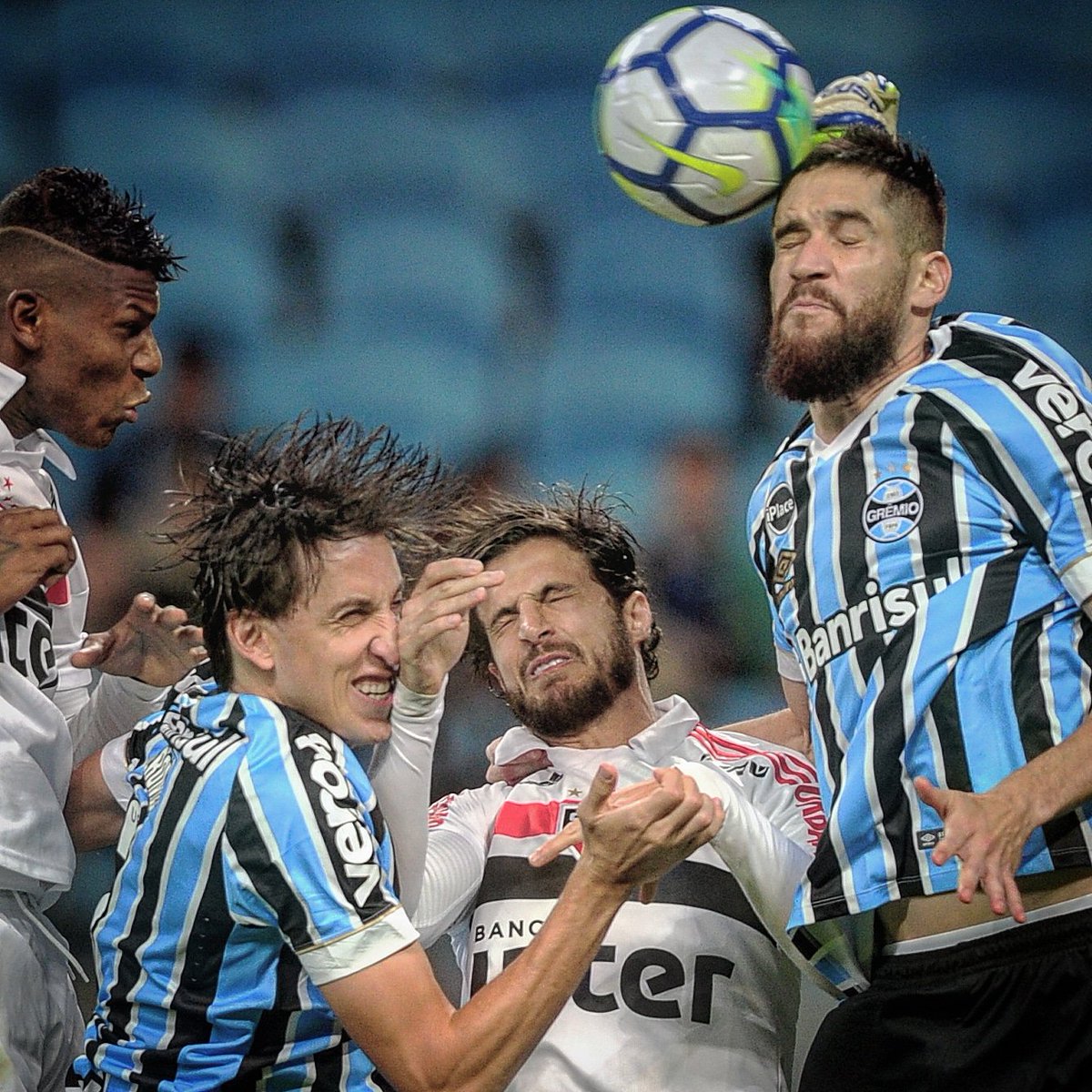 wesleysantosws's tweet photo. Ao vivo da Arena do Grêmio - Grêmio X São Paulo - #BRA18 #PressDigital #gremio #spfc https://t.co/JJXBEQF6i5