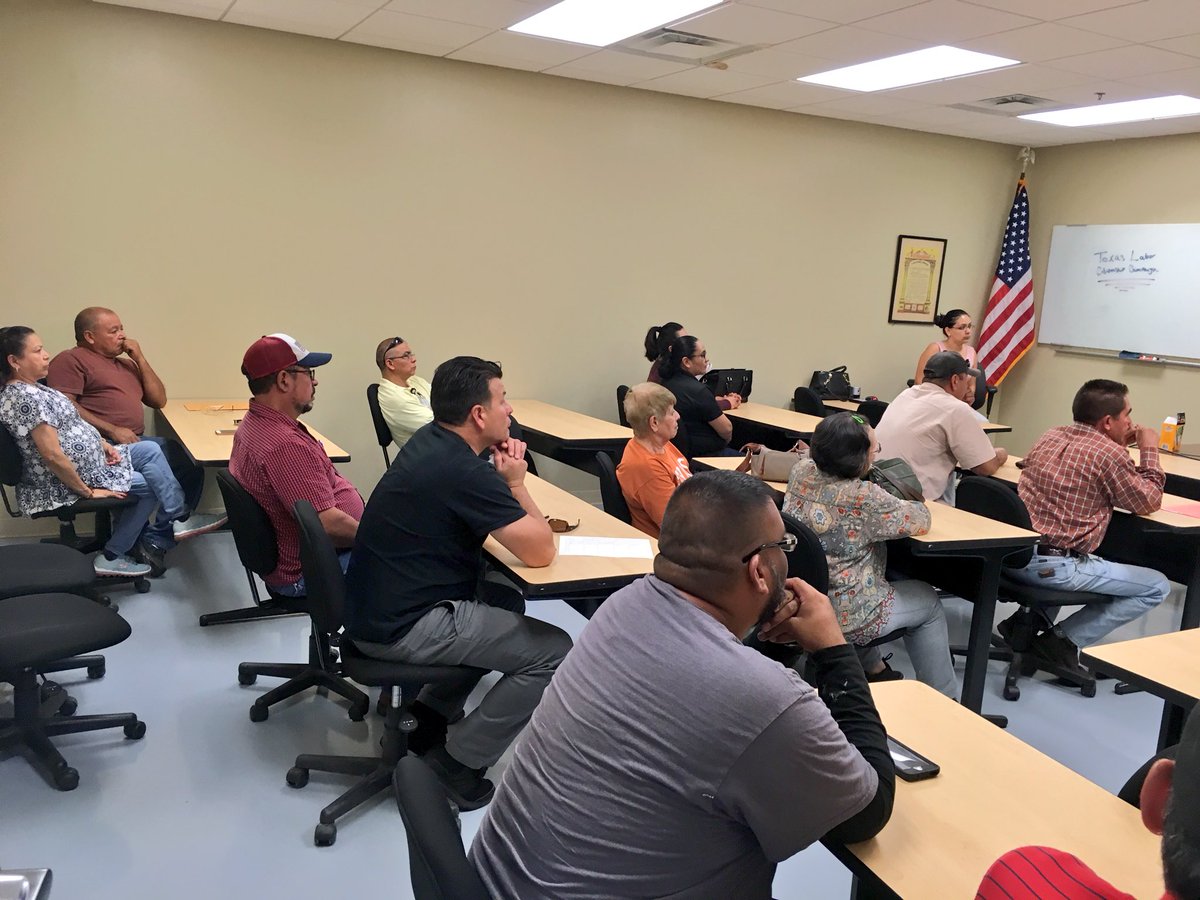 MontserratforTX's tweet image. .@carpenters1256 Carpenters &amp;amp; families attending @TexasAFLCIO Citizenship forum &amp;amp;  getting their questions answered by Immigration lawyer Kalani Hawks from @EJCjustice #TXCitizenship #TxLabor2018