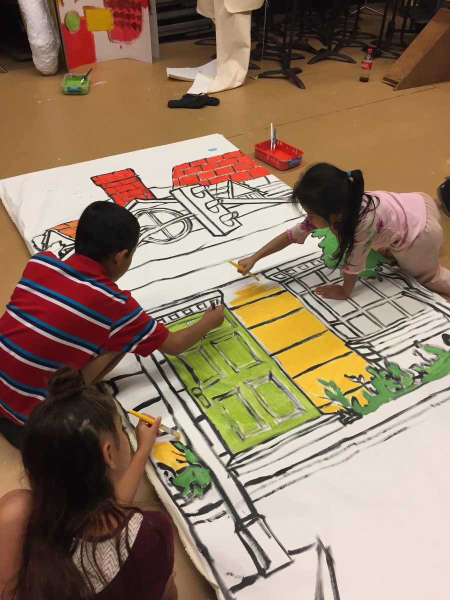 EnrichmentWeeks's tweet image. Painting Sets for the Summer Play #DrWeeksElementary #SCSDEnrichment #SCSDSummerLearning