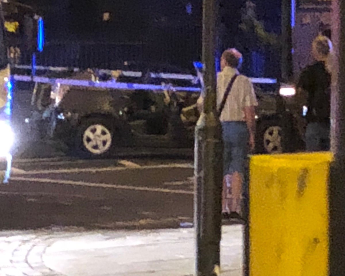 deanyb71's tweet photo. #Uber best minicab company in London ..... #hottestdayoftheyear so we’ll chop the roof off .
#allnewuber
#UberCrash 
#RideSafe
#WhosDrivingYou
#Wheretobritain 
#TimesUp
#FitAndProper
#deleteuber
#discofdeath https://t.co/yCUoOXmrrF