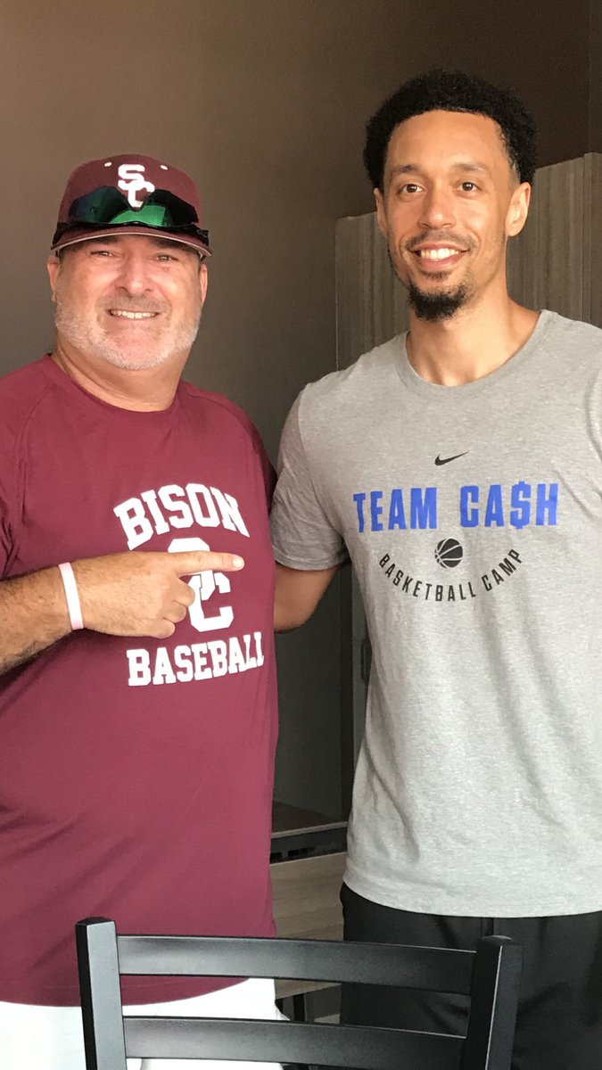RaeofHopeFnd's tweet photo. Pleasure to meet this guy today. John Jenkins @JohnnyCashVU23 thank you for your time today and signing a couple basketballs for our foundation. Hope you can make it back Aug. 10 and be apart of what will be an unforgettable night @TriedNTruePro #bisonstrong #bison4ever https://t.co/zMWBJjTvJQ