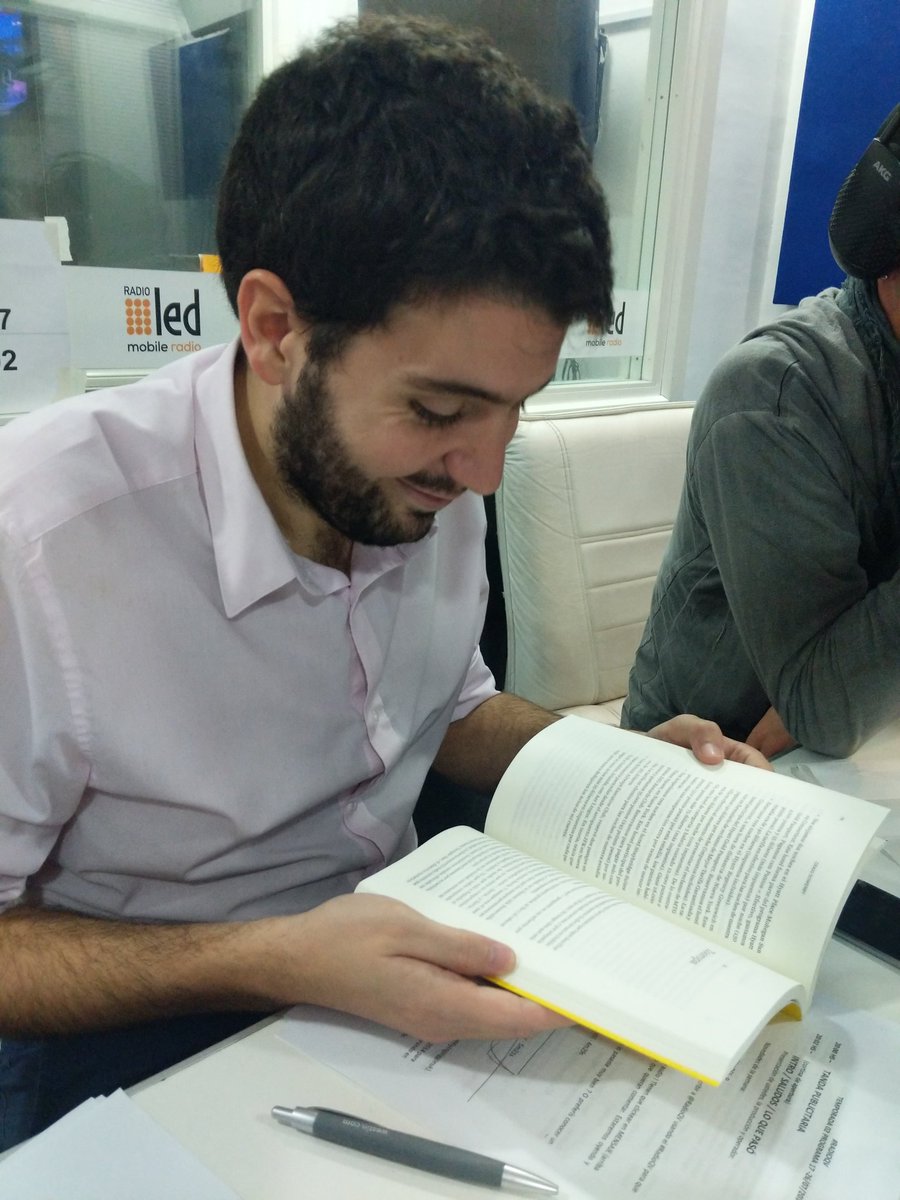 RadioQV's tweet image. Acá @vamosdeviajeAR sacando todos los datos que pueda antes de entregar el premio a su justo ganador @GydTravelers !
#TravelHacker se va para Quilmes 😃