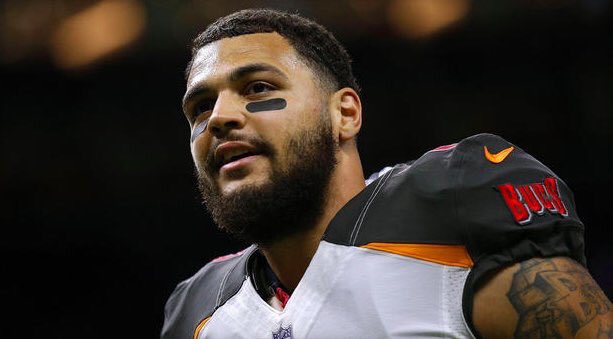 MoorInformation's tweet image. The Tampa Bay Buccaneers' Mike Evans donated $11k to a family awarded just $4 in a lawsuit after their husband &amp;amp; father was killed by police.