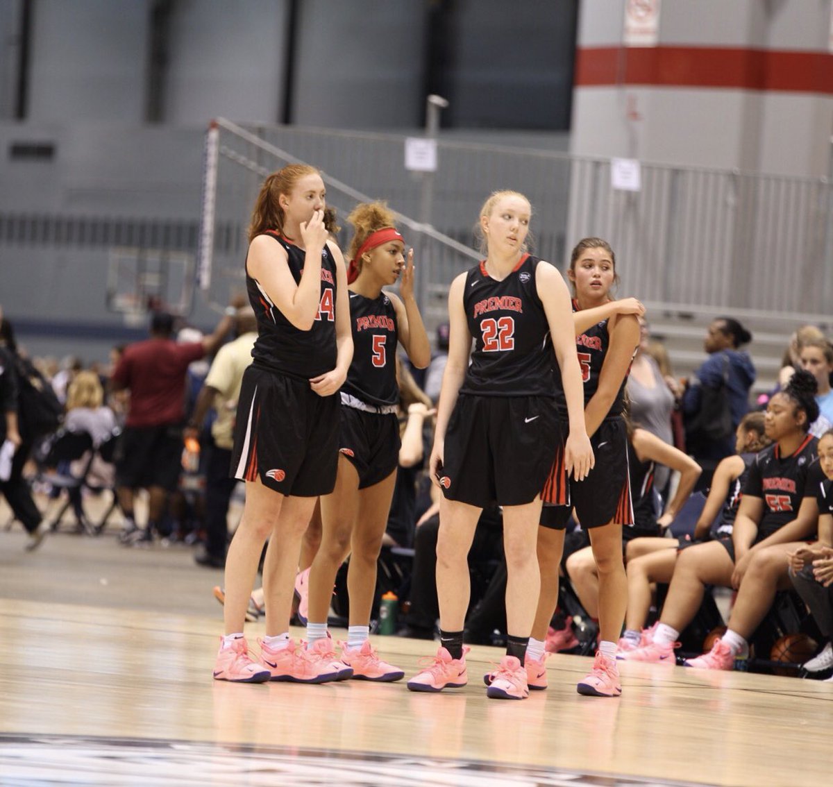 Kemery_c's tweet photo. Coach Keith: “hey girls what’s better, Whataburger or in-and-out?”
Some of the girls: “idk.....Whataburger is pretty good”
Coach Keith: “alright, that’s less playing time for you guys”
😂#coachiscoach 🤷🏻♀️ https://t.co/tZzpUMJwdm