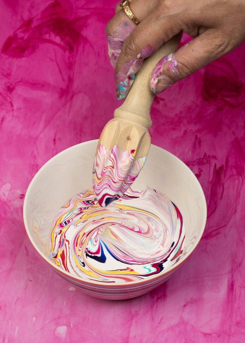 artsy's tweet photo. 5 reasons why you should try painting with acrylics instead of oils: https://t.co/oJUKXrI29K https://t.co/e0a0RuCWv7