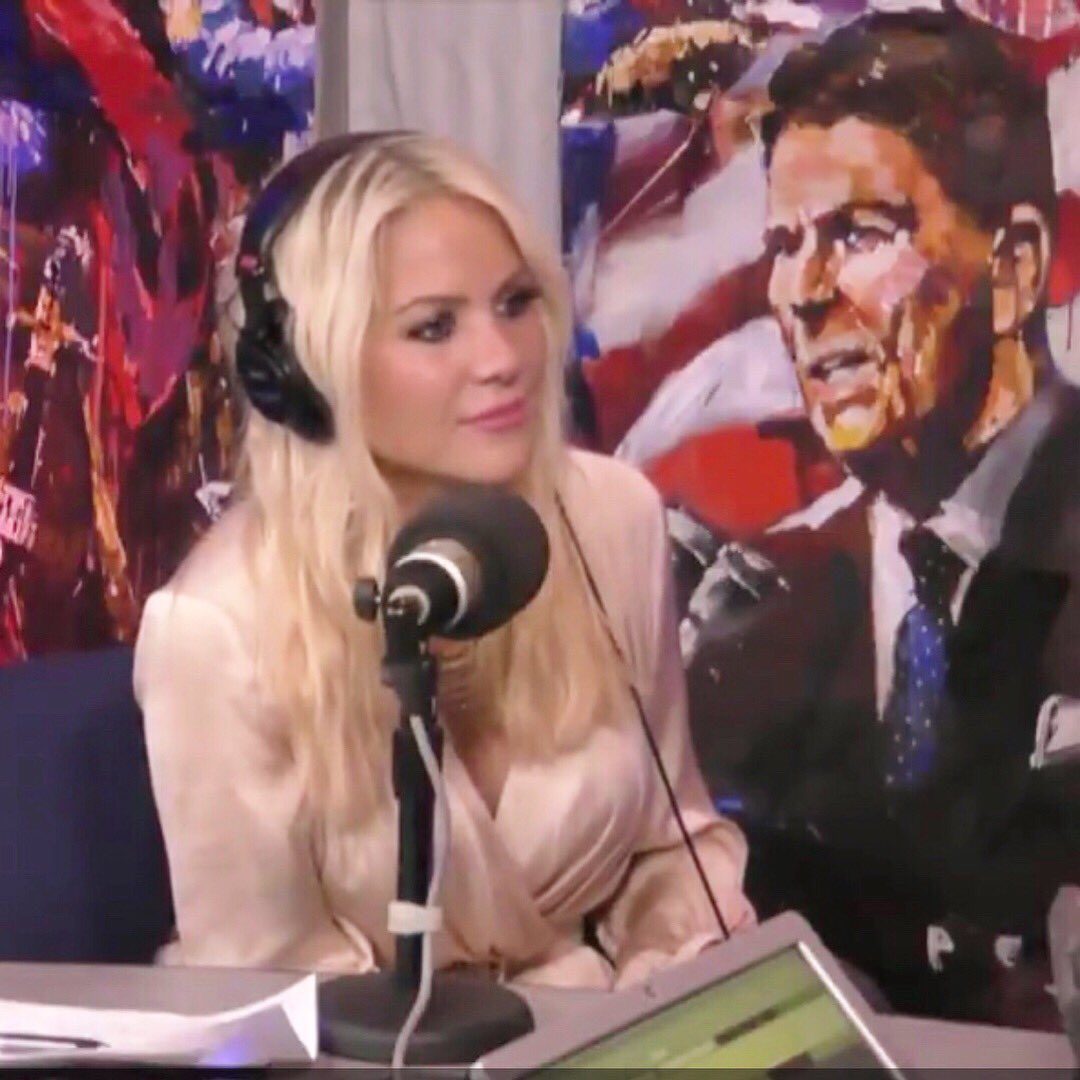 DrKellyPowers's tweet photo. Great to be back on @foxnews @tomshillueshow. Always a good time with this crew! #comedy #satire #allingoodfun #comedyshow @foxnewsradio #tomshillueshow #DrKellyPowers #foxnews #foxnewsradio #FNC #reaganphotobomb #RedEye #RedEyeReunion #RedEyeAlumni https://t.co/QtYUoEnjwJ